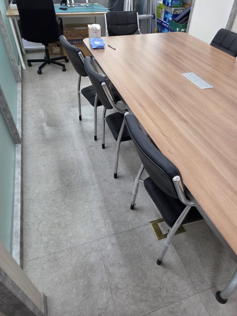 업무공간 청소 관리 이미지