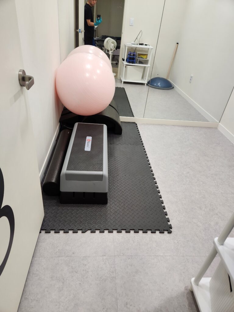 의원 청소 현장 사진